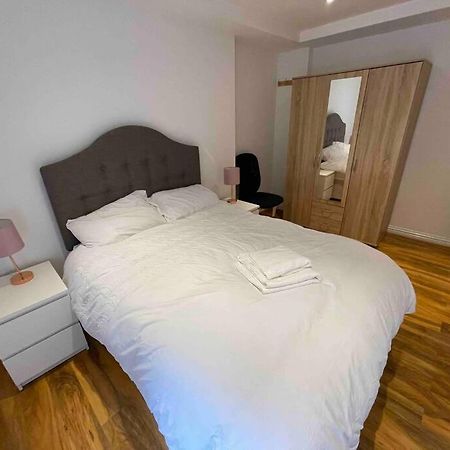 Comfortable 1 Bedroom And Double Sofa Bed Flat Лондон Екстериор снимка